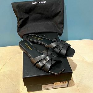 Saint Laurent Tribute Flat Sandal in Black Leather